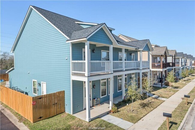 Foto del edificio - 303 Live Oak St