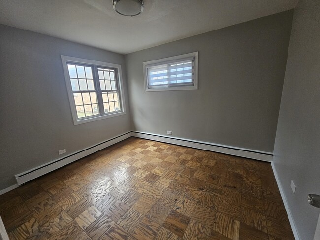 Building Photo - 863 N Northwest Hwy