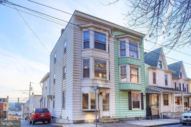 Foto del edificio - 30 N 2nd St