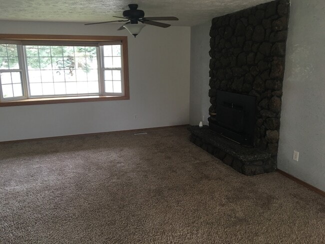 Building Photo - 3 Bed/2 Bath Northside Home