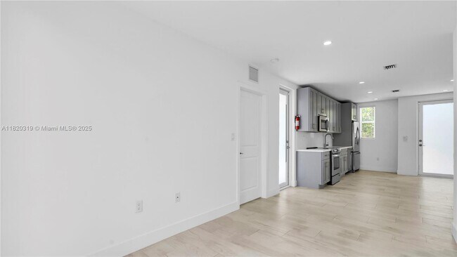 Foto del edificio - 3823 Thomas Ave