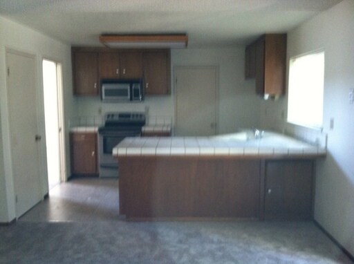 Building Photo - 1008 Bluejay Dr