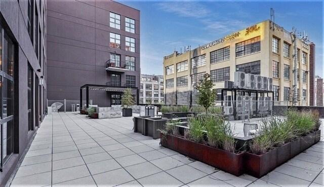 Building Photo - 187 Kent Ave