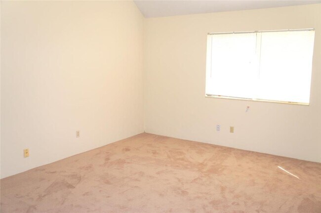 Foto del edificio - 818 White Oak Dr