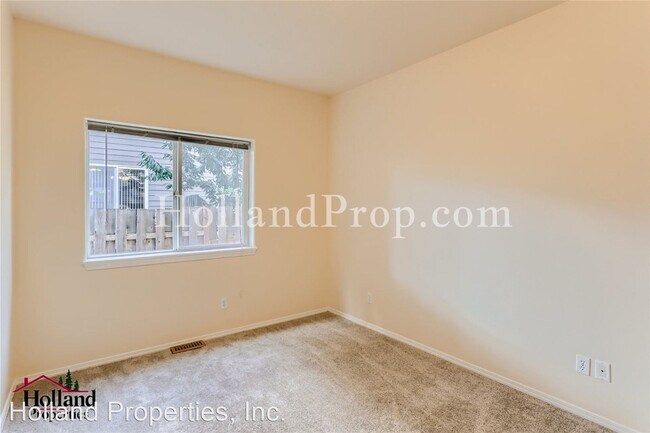 Building Photo - 3 br, 2.5 bath House - 17880 SW Arbela Ct.