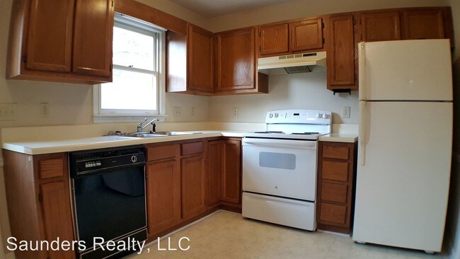 Building Photo - 3 br, 2 bath House - 1460 Benbow St