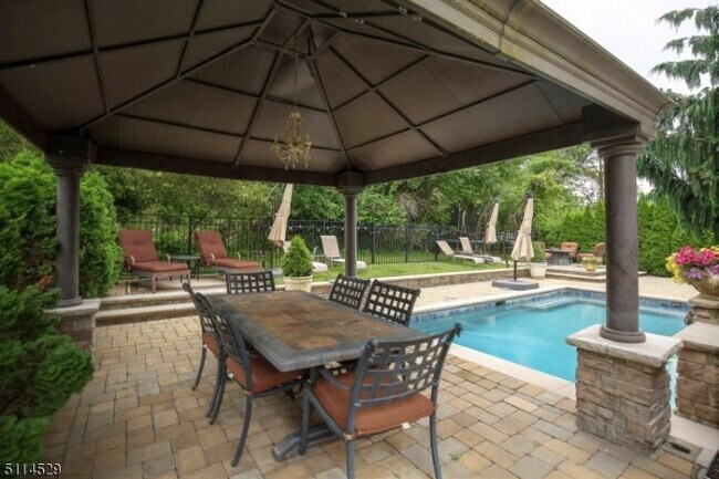 Foto del edificio - 10 Catena Ct