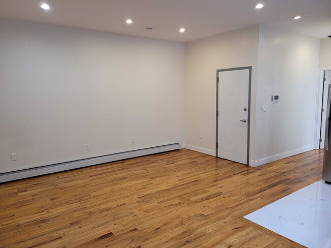 Foto del edificio - 168 E 96th St