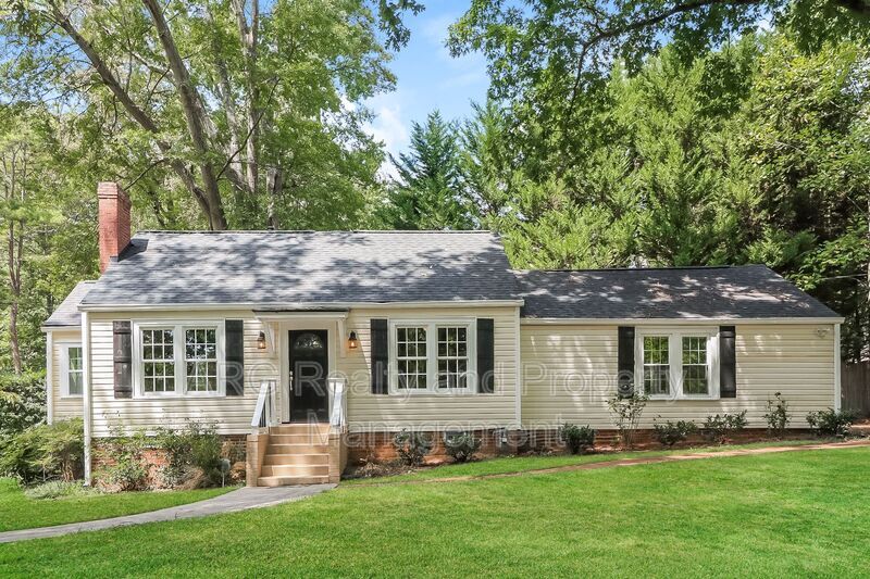 Foto principal - 3494 Briarcliff Rd NE