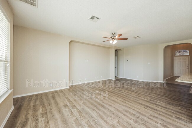Foto del edificio - 10918 Mustang Oak Dr