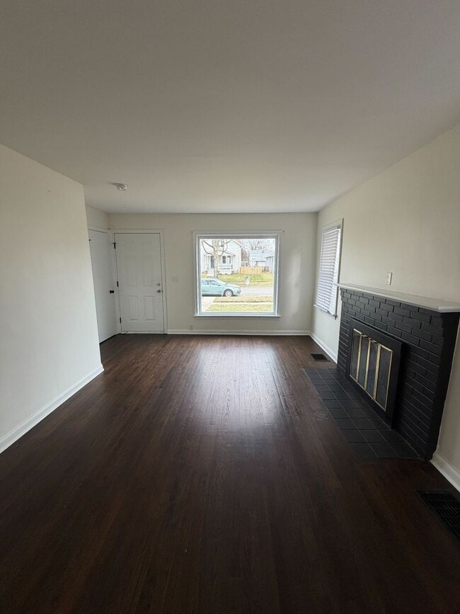 Foto del edificio - Stunningly Updated 2BR Home in Prime Bexley Location
