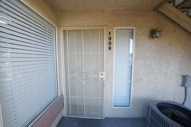 Building Photo - 5710 E Tropicana Ave