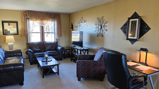 Foto del edificio - 1908 Refset Dr