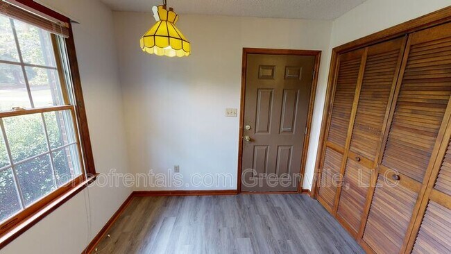 Foto del edificio - 119 Lacey Ln