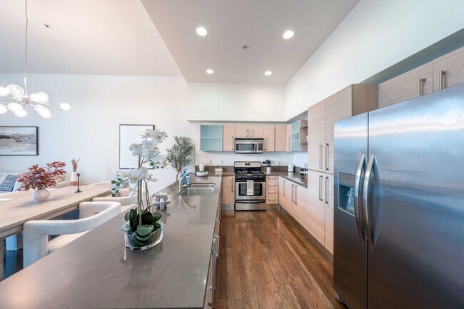 Photo - 1234 Wilshire Blvd House