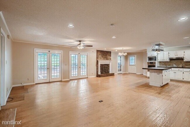 Building Photo - 4 br, 2.5 bath House - 114 Grassdale Road