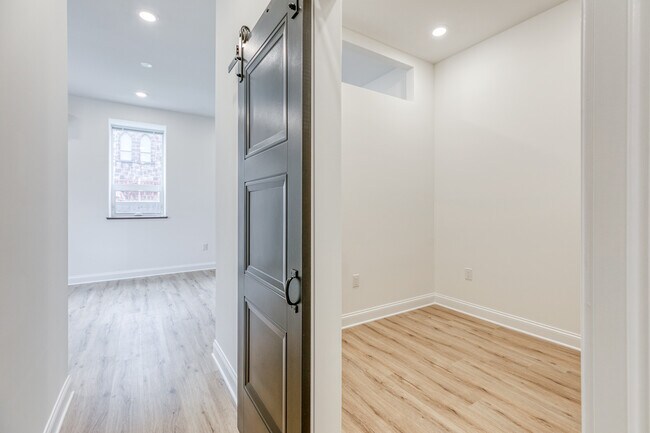 Building Photo - 141 Krams Ave