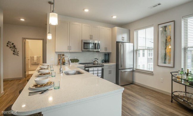 Foto del edificio - 1 br, 1 bath  - 1100 Cricket Ln Unit 102