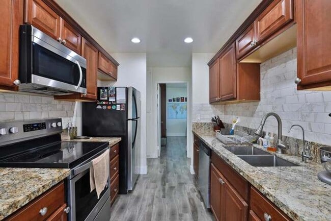 Building Photo - 3590 Arey Dr
