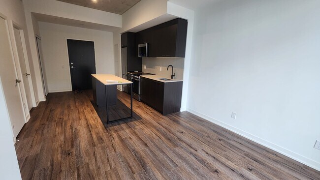 Building Photo - 1808 St Clair Av W