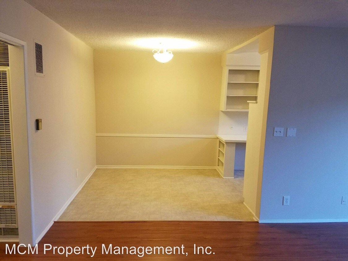 Building Photo - 1211 N OGDEN Dr