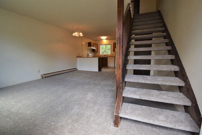 Foto del edificio - Downtown 2B 1.5Ba Interior Townhouse! Walk to Downtown and More!