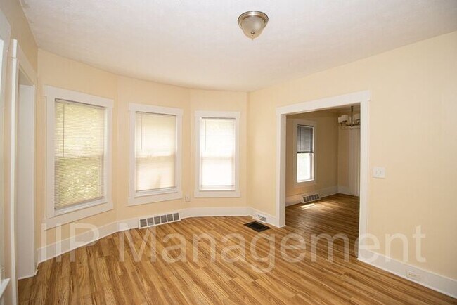 Building Photo - Lovely Updated 3BD Home on Cleveland Near ...