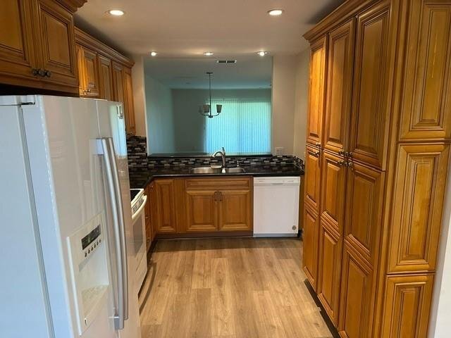 Building Photo - 448 Lakeview Drive Apt #4, Weston, FL 3332...