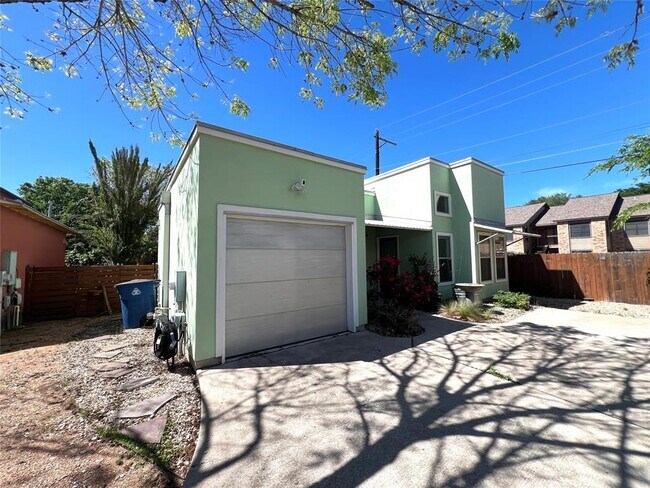 Foto del edificio - 3802 Byron Dr