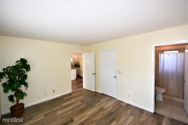 Foto del edificio - 1 br, 1 bath  - 223 NORTH E ST.