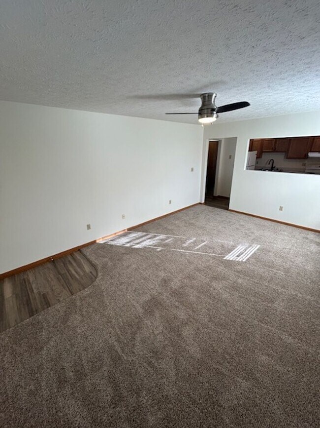 Foto del edificio - 2-Bedroom Ranch in Peaceful Piqua Neighbor...