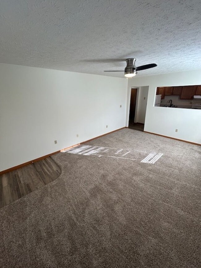 Building Photo - 2-Bedroom Ranch in Peaceful Piqua Neighbor...