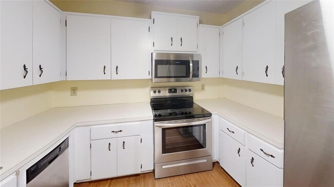 Building Photo - 8831 SW 94 Ln