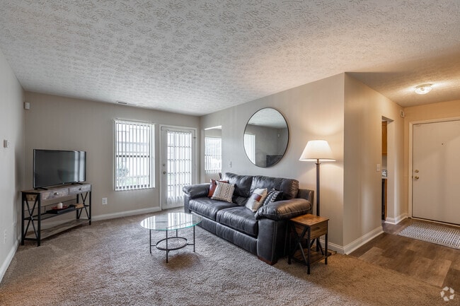 Willow: living room/ entry - Elms
