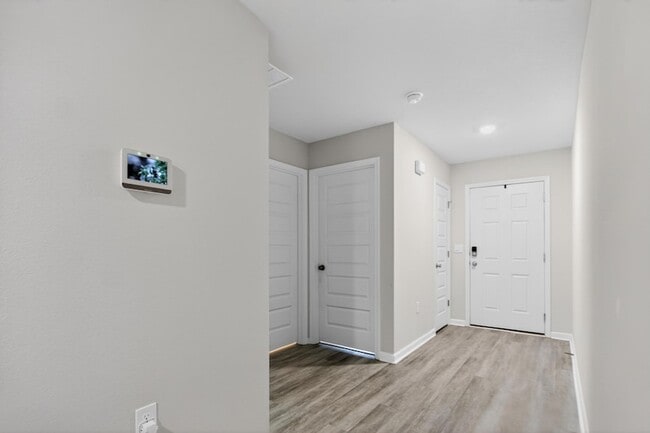 Building Photo - 6817 Interlachen Ln