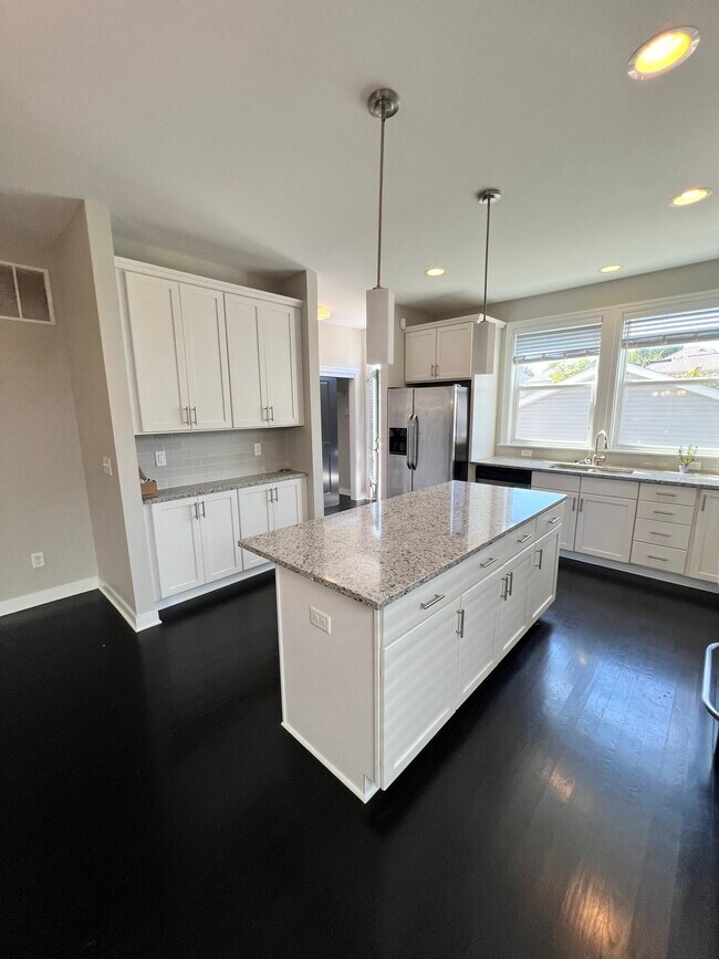 Kitchen - 1335 N Grant Ave