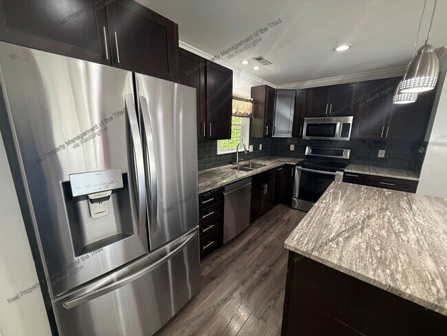 Foto del edificio - 2541 Old Mill Rd