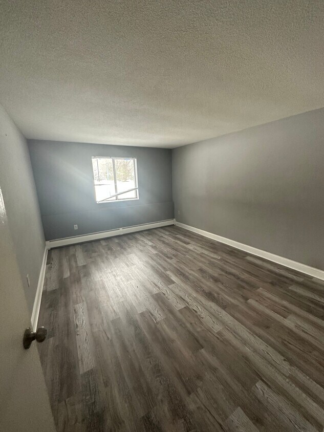 Foto del edificio - 1425 Bodwell Rd