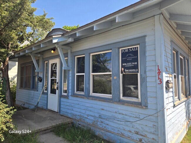 Building Photo - 1413 S Ong St