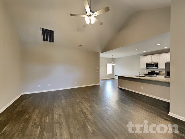 Building Photo - 738 Mitscher Dr
