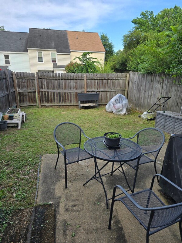 Foto del edificio - 8703 Hermitage Trace Ct