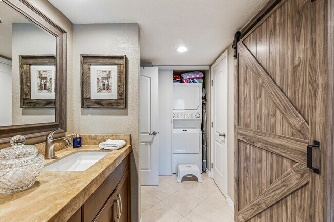 Foto del edificio - 46305 Portola Ave