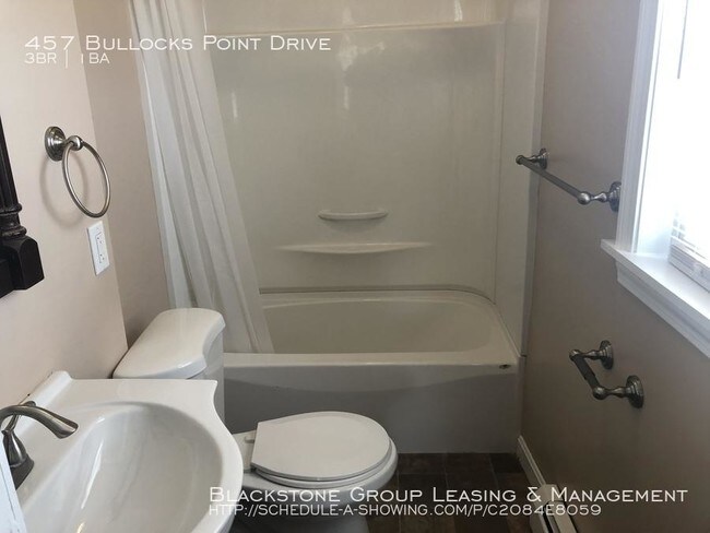 Building Photo - 3 bedroom in Riverside RI 02915