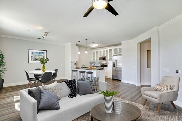 Foto principal - 7084 Friars Rd