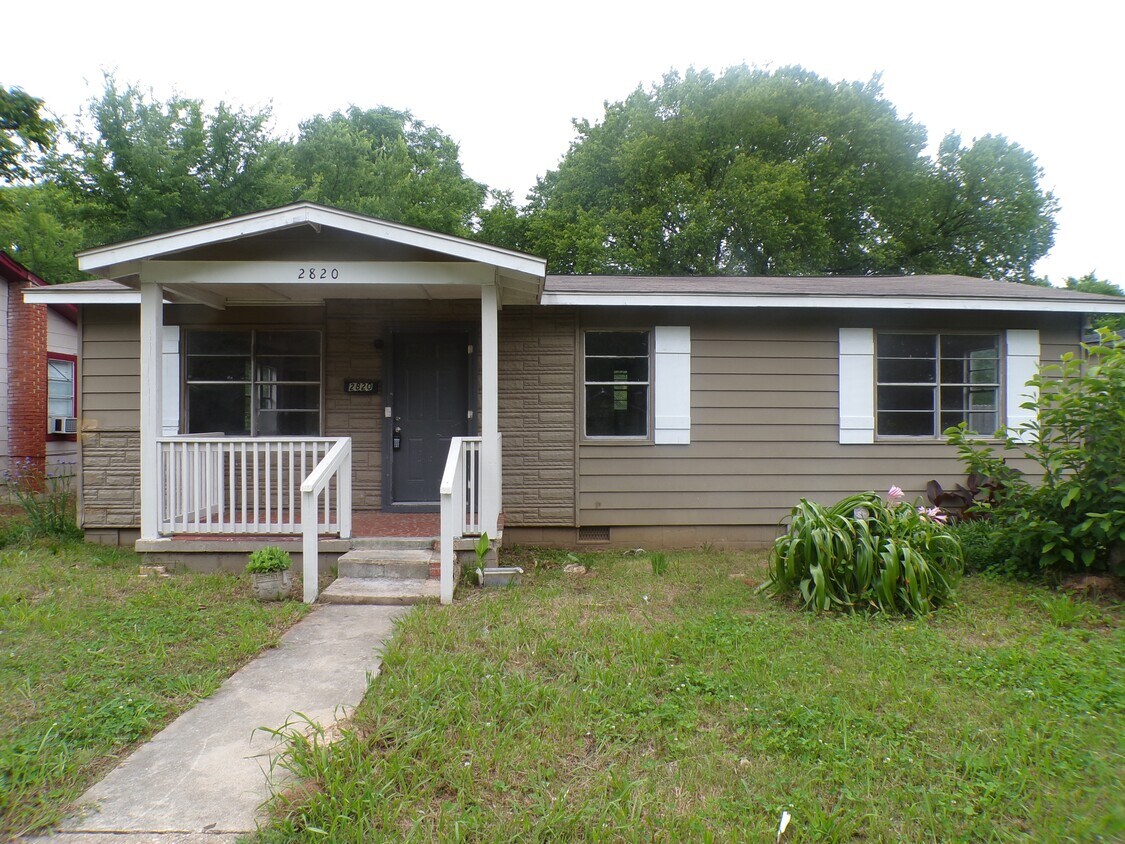 Foto principal - 2820 11th Ave N