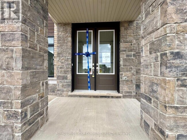 Building Photo - 8 Elderberry Wy