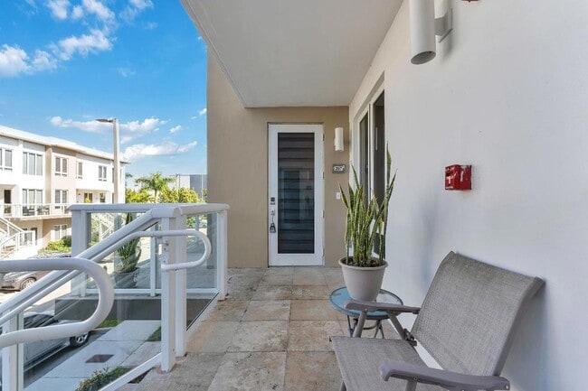 Foto del edificio - 10220 NW 63rd Terrace