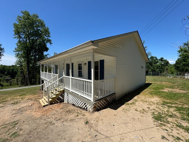 Foto del edificio - 2105 Harpertown Dr