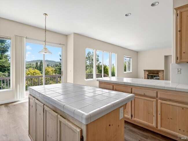 Foto del edificio - 5794 Owl Hill Ave