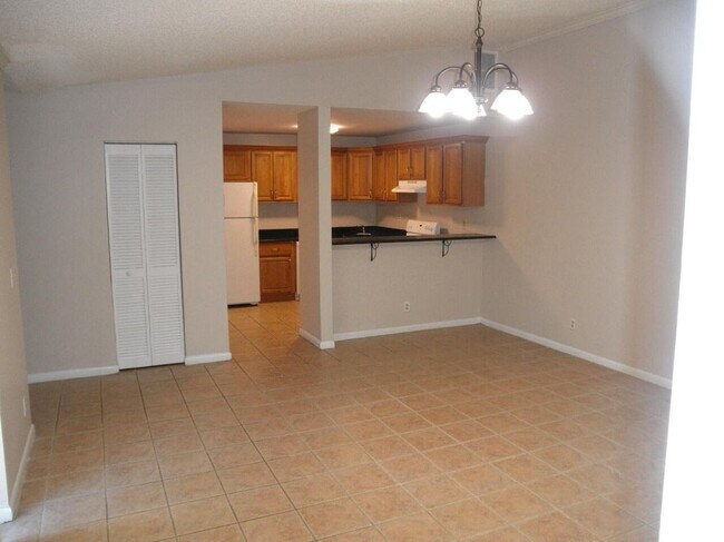 Foto del edificio - 4950 Cherry Rd